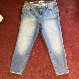 Torrid girlfriend capri